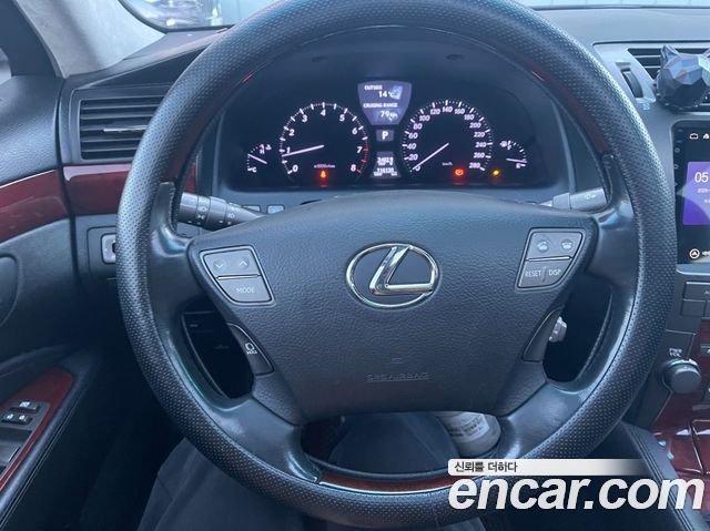 Lexus LS 2009 — photo 6