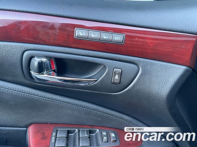Lexus LS 2009 — photo 12