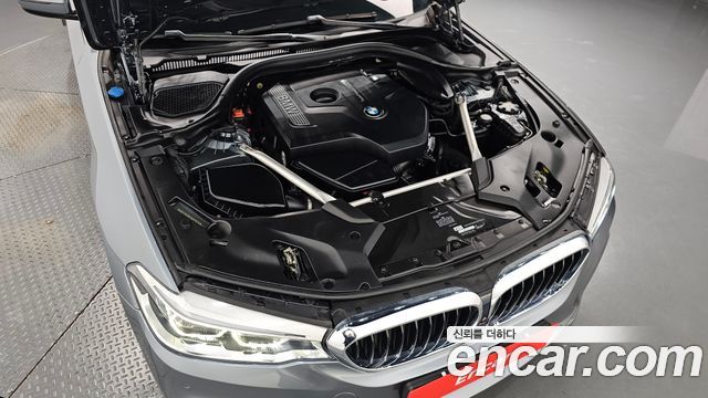 BMW 5-Series 2018 — photo 6