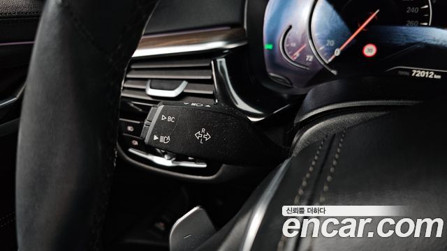 BMW 5-Series 2018 — photo 21