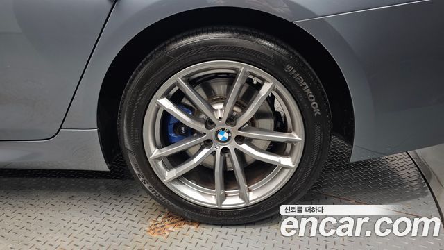 BMW 5-Series 2018 — photo 7