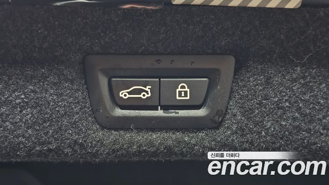 BMW 5-Series 2018 — photo 35