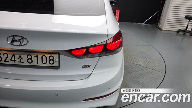 Hyundai AVANTE 2017 — photo 9