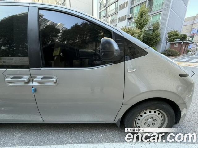 Hyundai Staria 2022 — photo 2