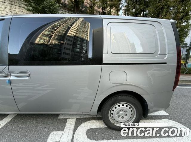 Hyundai Staria 2022 — photo 4