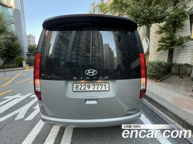 Hyundai Staria 2022 — photo 6