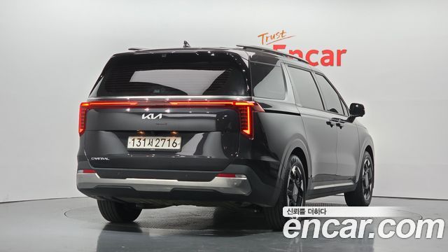 Kia Canival 2025 — photo 2