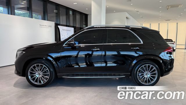Mercedes-Benz GLE-Class 2024 — photo 8