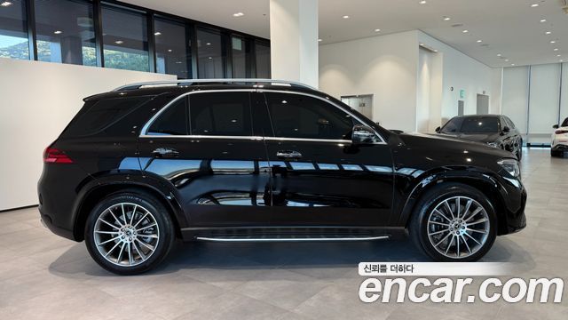 Mercedes-Benz GLE-Class 2024 — photo 9