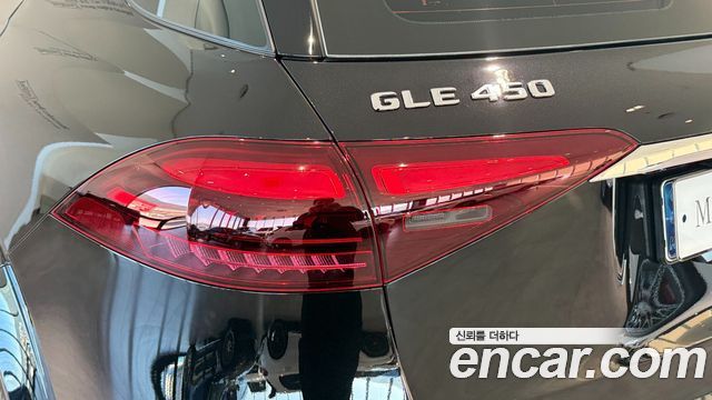 Mercedes-Benz GLE-Class 2024 — photo 13