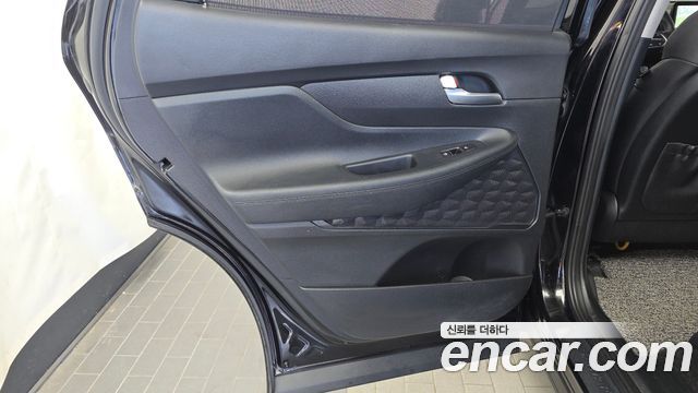 Hyundai Santafe 2023 — photo 15