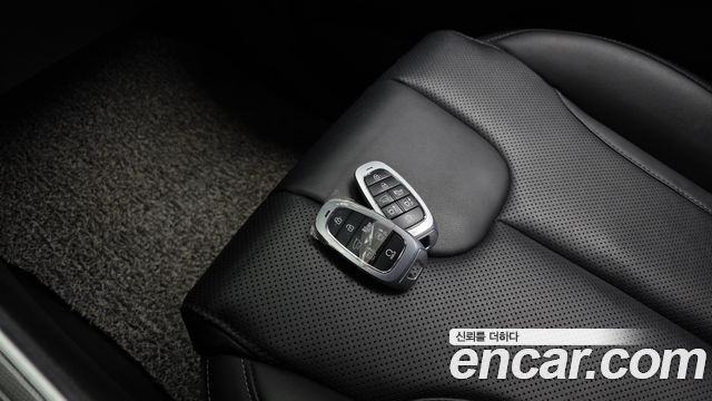 Hyundai Santafe 2023 — photo 16
