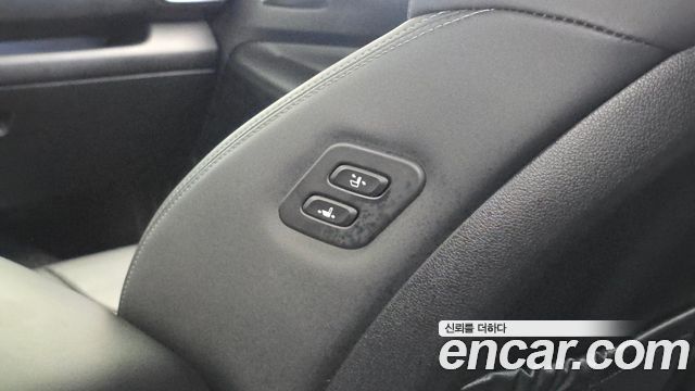 Hyundai Santafe 2023 — photo 32