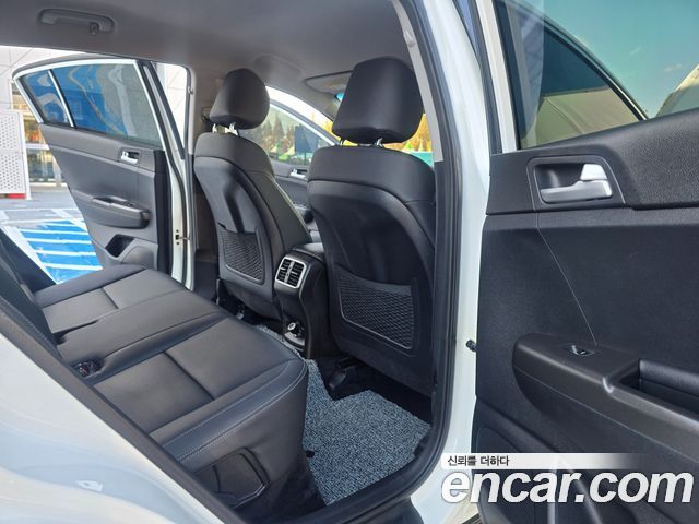 Kia Sportage 2018 — photo 18