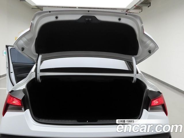 Hyundai AVANTE 2024 — photo 5