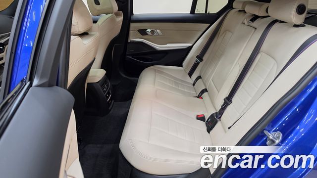 BMW 3-Series 2025 — photo 13