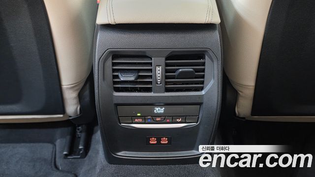 BMW 3-Series 2025 — photo 17