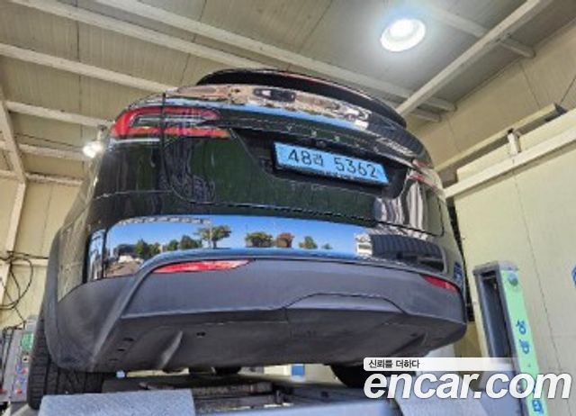 Tesla Model X 2023 — photo 2