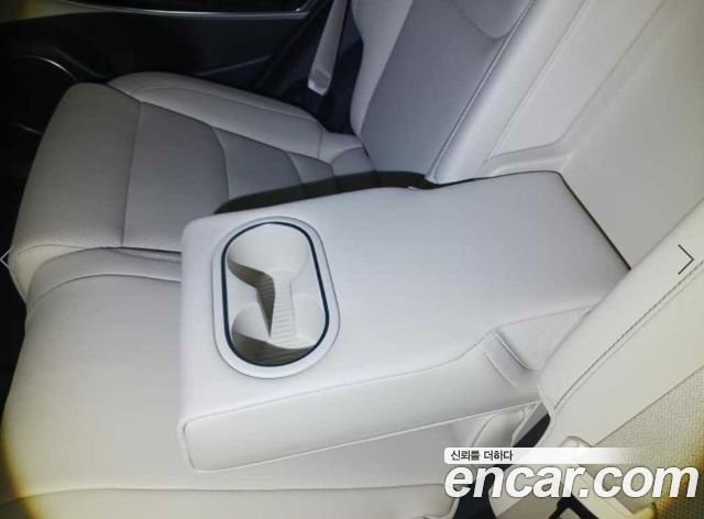 Genesis GV70 2024 — photo 10