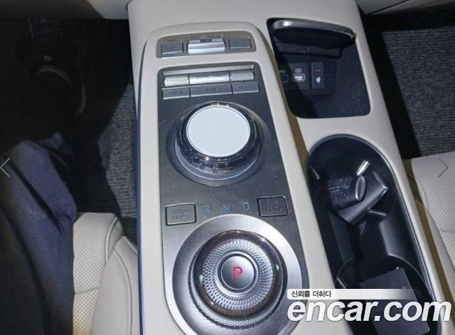 Genesis GV70 2024 — photo 11