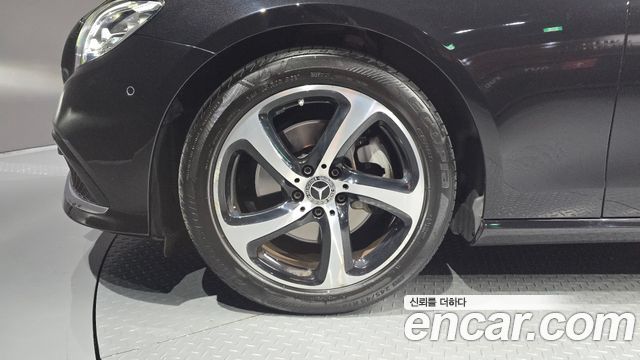 Mercedes-Benz E-Class 2021 — photo 5