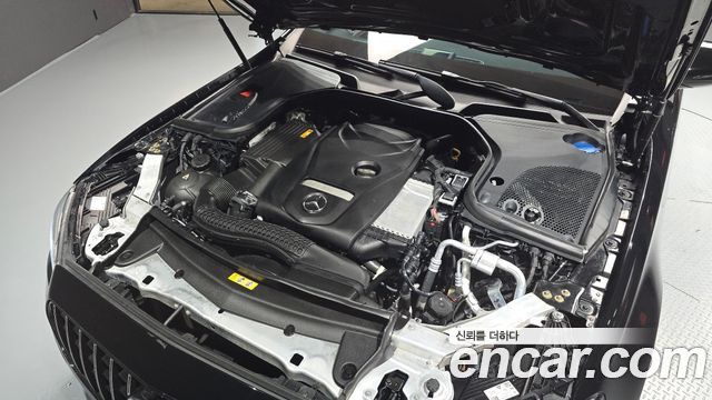 Mercedes-Benz E-Class 2021 — photo 6
