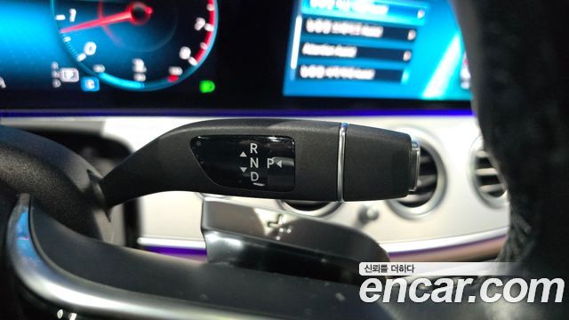 Mercedes-Benz E-Class 2021 — photo 9