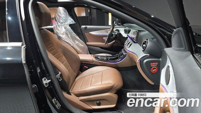 Mercedes-Benz E-Class 2021 — photo 12