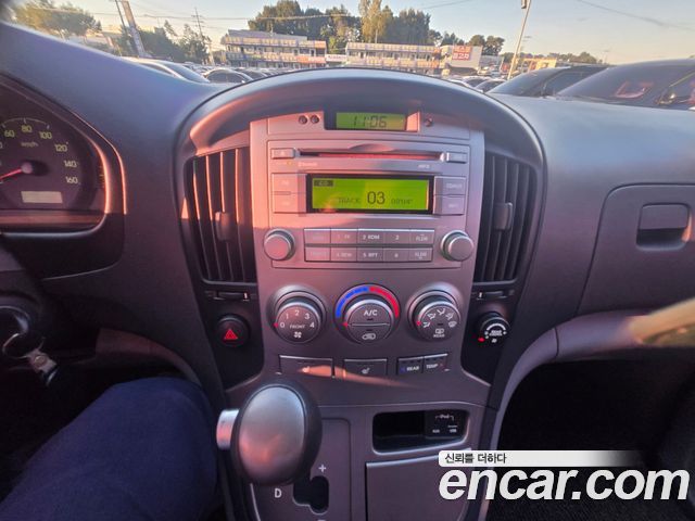 Hyundai Starex 2016 — photo 8