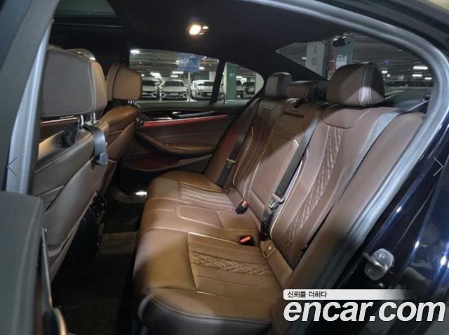BMW 5-Series 2021 — photo 8