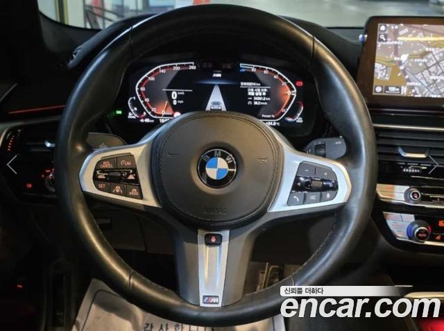 BMW 5-Series 2021 — photo 11