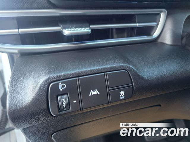 Hyundai AVANTE 2023 — photo 13