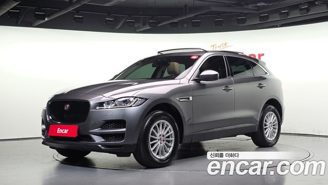 Jaguar F-PACE 2017 — photo 1