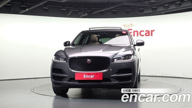 Jaguar F-PACE 2017 — photo 3