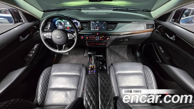 Kia K7 2018 — photo 10