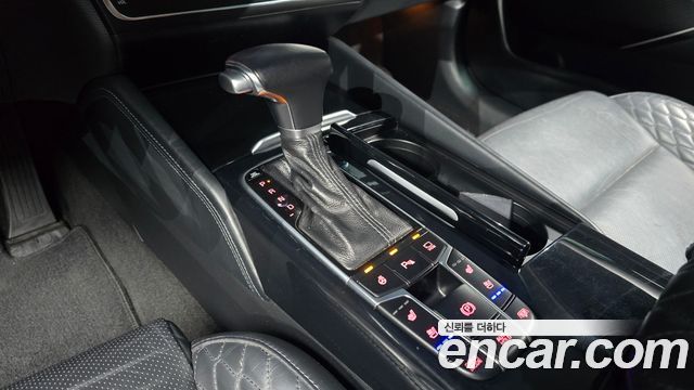 Kia K7 2018 — photo 12
