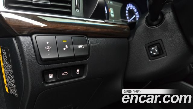 Kia K7 2018 — photo 20