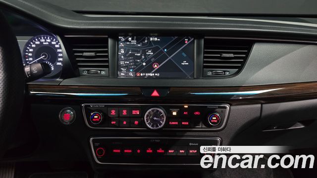 Kia K7 2018 — photo 21