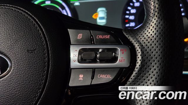 Kia K7 2018 — photo 23