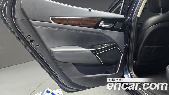 Kia K7 2018 — photo 15