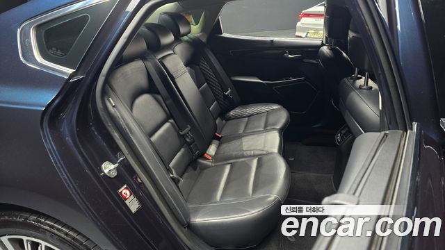 Kia K7 2018 — photo 16