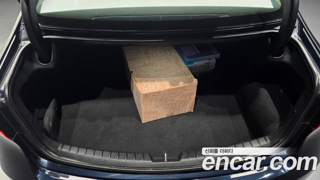 Kia K7 2018 — photo 28