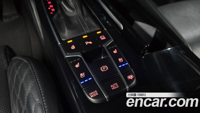 Kia K7 2018 — photo 29