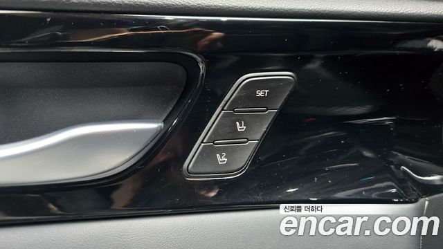 Kia K7 2018 — photo 31