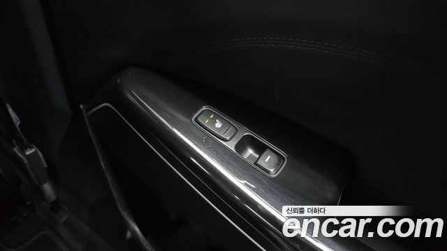 Kia K7 2018 — photo 32
