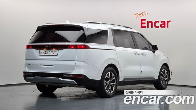 Kia Canival 2023 — photo 2