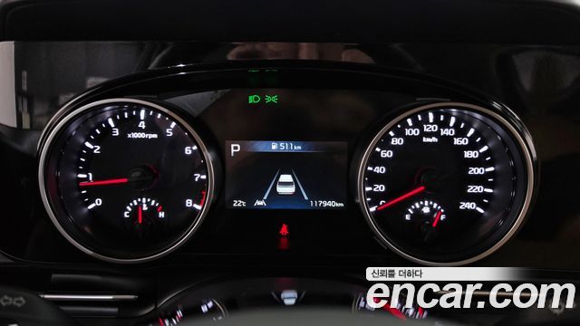 Kia Canival 2023 — photo 11