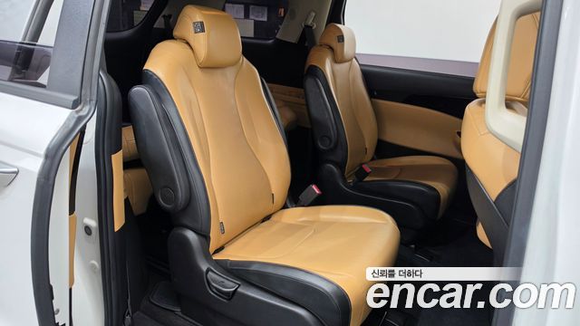 Kia Canival 2023 — photo 17