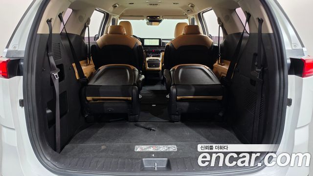 Kia Canival 2023 — photo 24