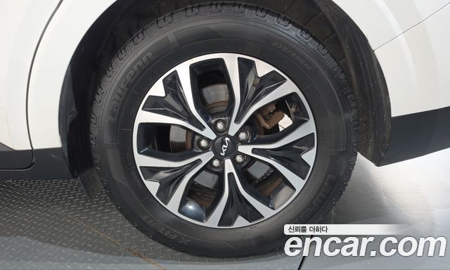 Kia Canival 2023 — photo 7